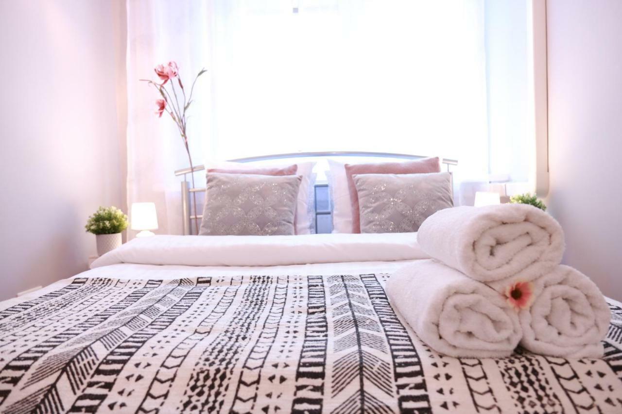 Chill & Explore By Cooee Apartments Warszawa Eksteriør billede