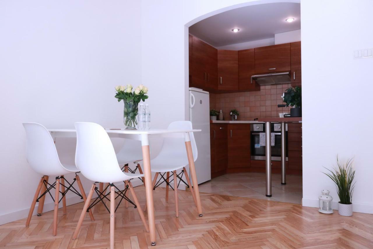 Chill & Explore By Cooee Apartments Warszawa Eksteriør billede